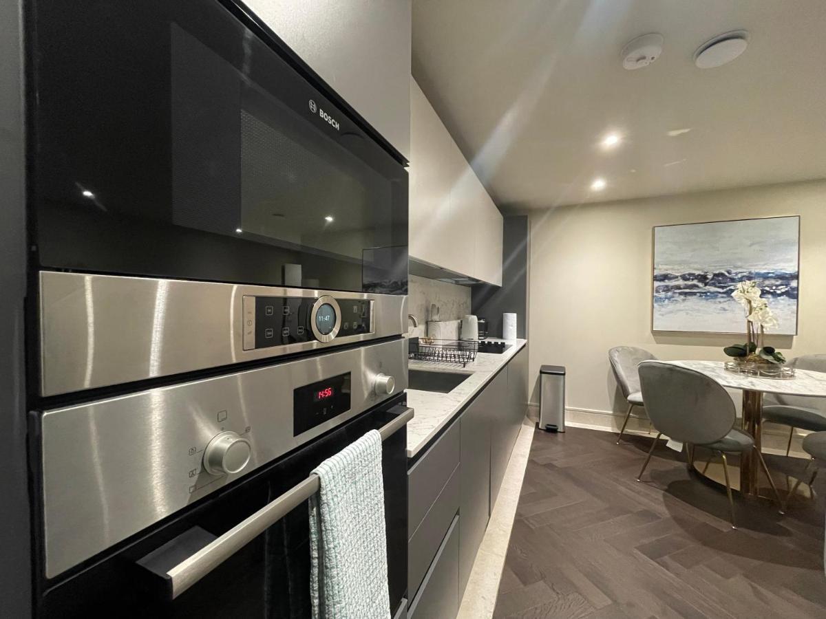 Sophisticated 1br, 1 Ba Designer Flat Chcl F2 Apartment *