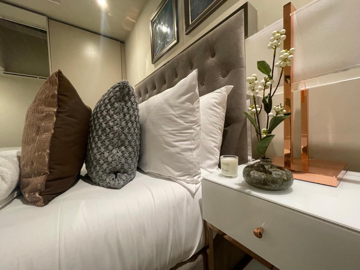 Apartment Sophisticated 1br, 1 Ba Designer Flat Chcl F2 Chigwell